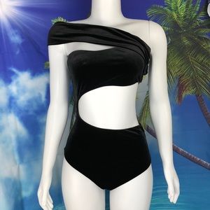 Radio Fiji Tiburon One Piece S,M,L